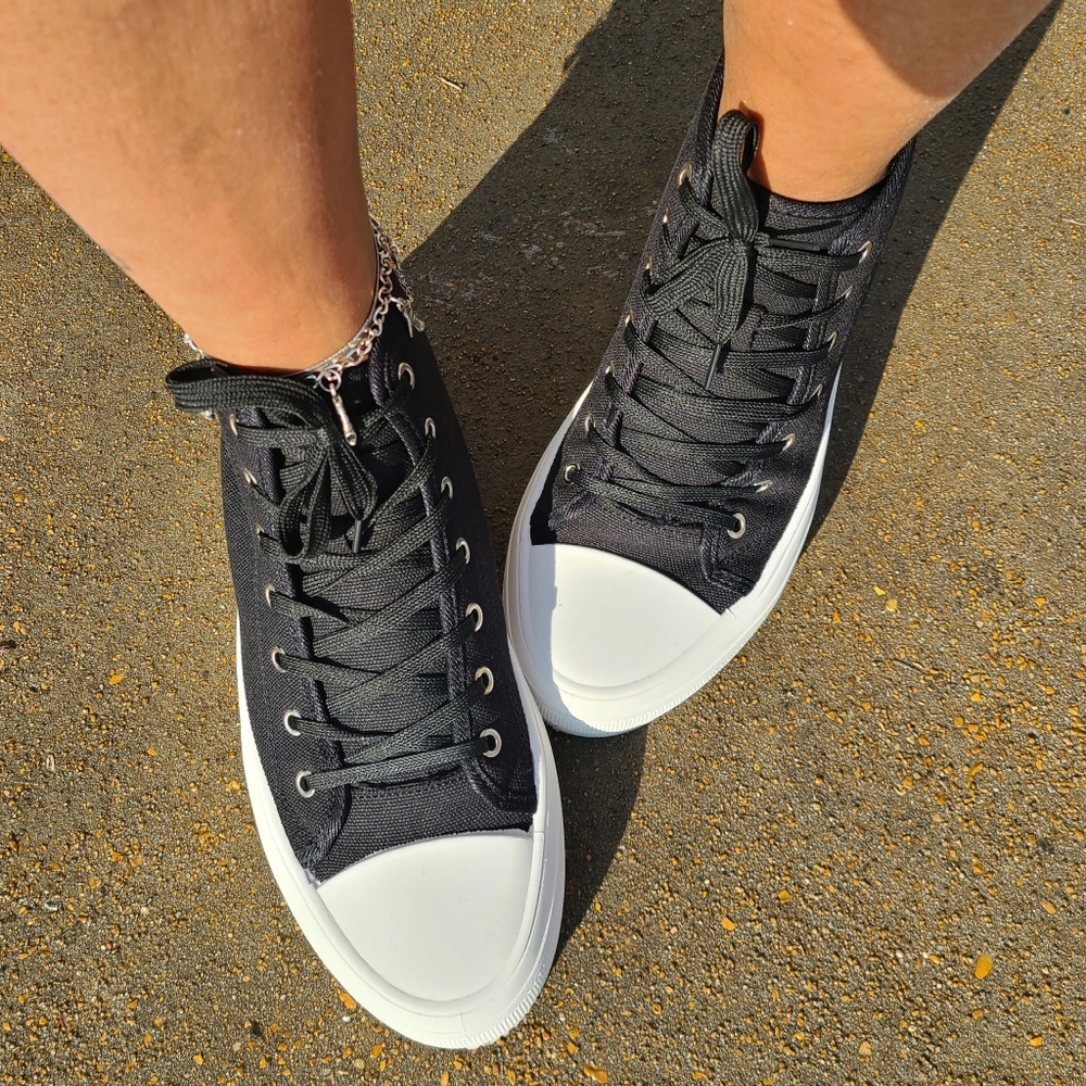 Black Canvas Hightop Plaform Tennis Shoe